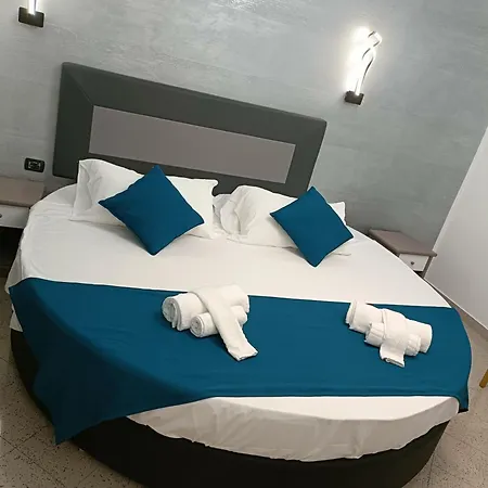 בית הארחה House 4 Mori רומא